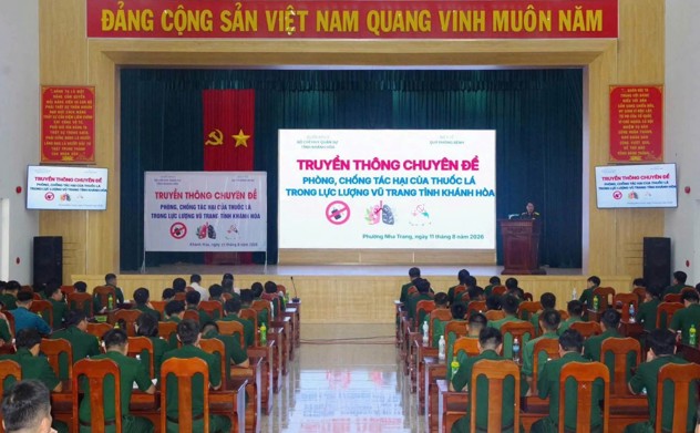 Bộ chỉ huy Quân sự tỉnh Khánh Hòa truyền thông về phòng, chống tác hại của thuốc lá cho cán bộ, chiến sĩ